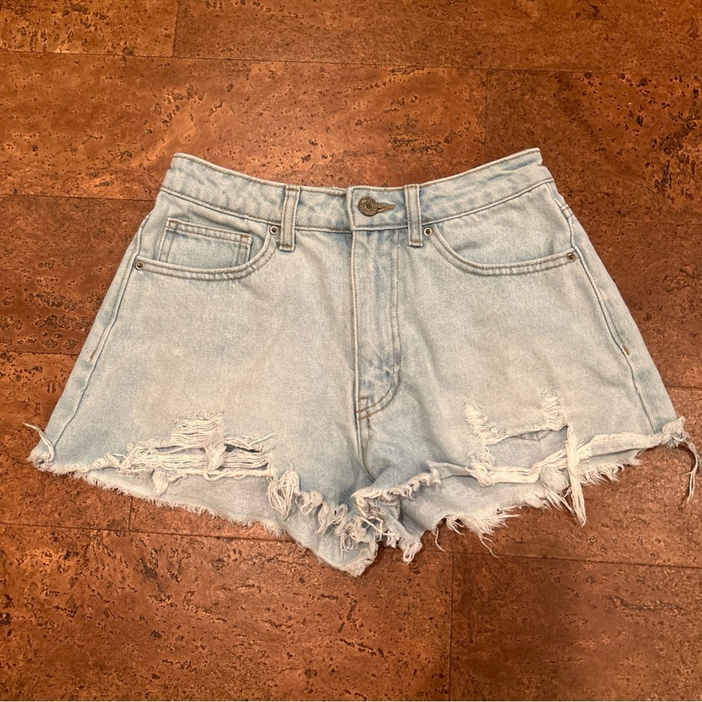 Forever 21 Los Angeles Women’s Size 26 Light Wash Jean Shorts New Without Tags